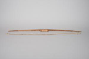 134279, 134280a-h, bird hunting bow and clay-balls