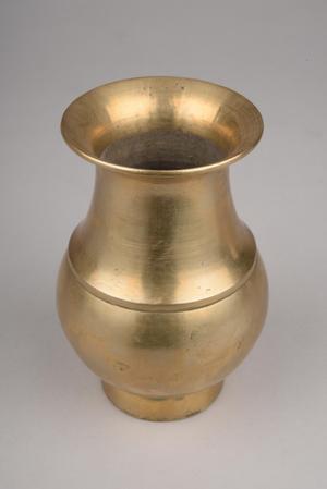 136774, brass vase
