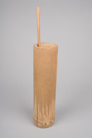 134388a-b, ceremonial wooden beer container and sucking reed
