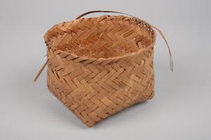134314, square-shaped basket