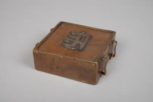 138724a-b, amulet box