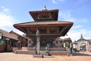 Kṛṣṇa Temple and Garuḍa Pillar