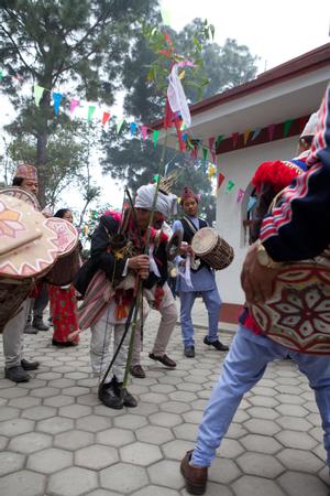 Sunuwar sakela dancers in traditional costumes