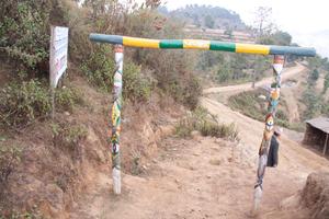 Gate at the Eastern path leading up to Tuwachung-Jayajum hill ridge