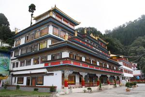Drug Sangnag Choling (Tib. 'brug gsang sngags chos gling) Monastery